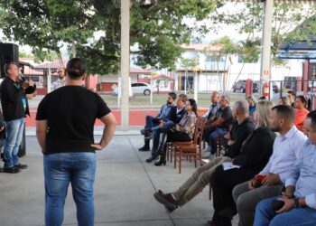 Vereadores acompanham prestação de contas das obras de Enrocamento do Rio Juqueriquerê