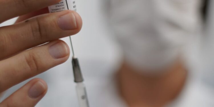 Bertioga inicia vacinação de crianças com comorbidades e deficiências de 3 a 4 anos contra a Covid-19 nesta terça (23)   