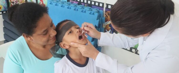 Prefeitura de Caraguatatuba mobiliza vacinação contra Poliomielite nas escolas infantis e busca meta de 95%