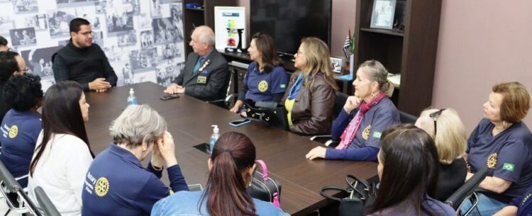 Prefeito Aguilar Junior recepciona governador distrital do Rotary e fortalece ações em parceria