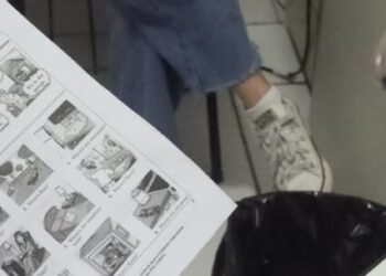 Jovens de Caraguatatuba iniciam curso de inglês gratuito com foco em atendimento ao público