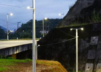 Prefeitura de Caraguatatuba ilumina retorno do bairro Casa Branca, na região norte