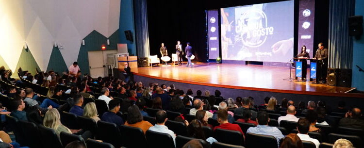 Prefeitura premia vencedores do 17º Caraguá A Gosto e lança edição de 2023