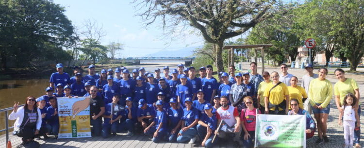 Mais de 254 kg de materiais são recolhidos na ação do Dia Mundial de Limpeza de Rios e Praias em Caraguatatuba