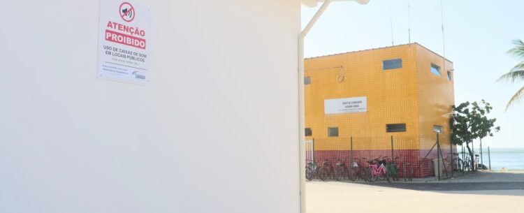 Prefeitura reforça orientação sobre proibição de caixas de som nas praias de Caraguatatuba