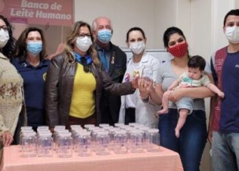Banco de Leite Humano de Caraguatatuba recebe 70 frascos de vidro do Rotary Club Caraguatatuba Poiares