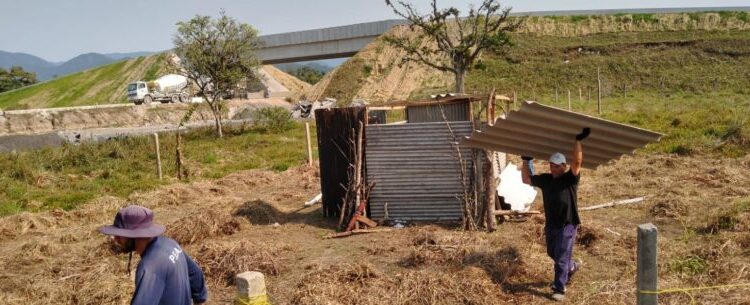 Prefeitura de Caraguatatuba, com apoio da Atividade Delegada, impede tentativa de invasão perto das obras do Contorno