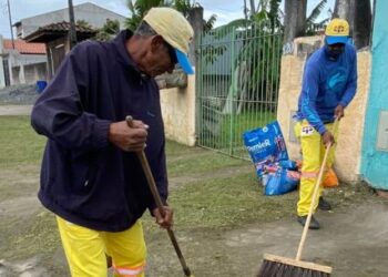 Bairros da Região Sul recebem serviços de limpeza e manutenção em Caraguatatuba