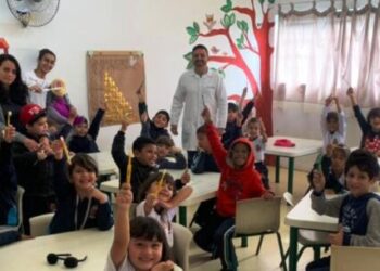 Prefeitura reforça importância da escovação e entrega mais de 3 mil escovas dentais aos alunos da rede municipal