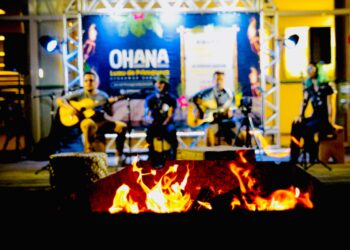 Ohana Luau de Primavera Serramar Shopping” acontece toda quinta-feira até 29/09 com música, decoração e sorteios de brindes das lojas 