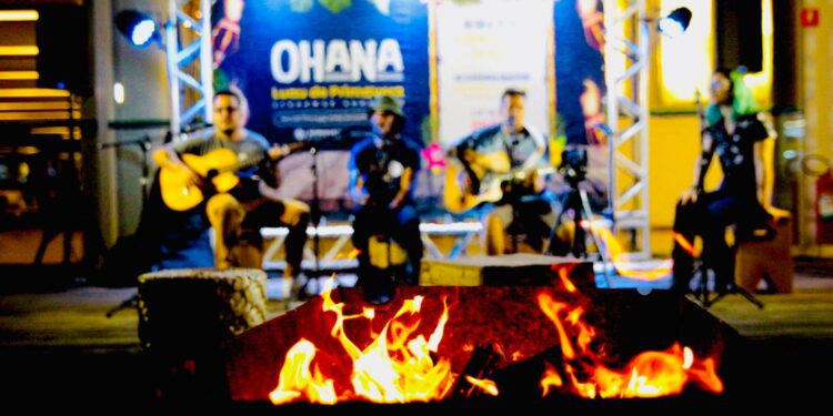 Ohana Luau de Primavera Serramar Shopping” acontece toda quinta-feira até 29/09 com música, decoração e sorteios de brindes das lojas 