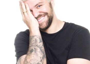 Victor Sarro apresenta seu novo show ‘All In’ no Teatro Mario Covas, em Caraguatatuba