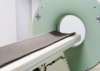 Novo equipamento de tomografia é instalado na UPA Central de Caraguatatuba