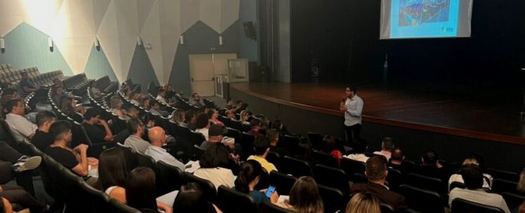 Prefeito Aguilar Junior apresenta novidades e orientações aos expositores do 4º Empreenda Caraguatatuba