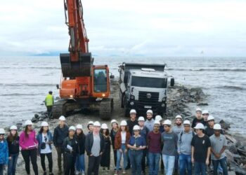 Prefeitura recebe alunos de Engenharia Civil do IFSP em visita técnica na obra do Enrocamento do Rio Juqueriquerê