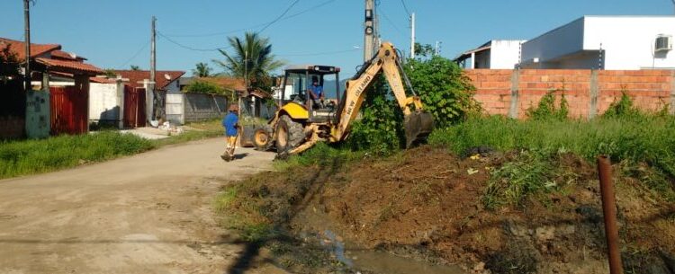Alameda dos Mariscos, no bairro Golfinhos, segue com obra de infraestrutura de drenagem e pavimentação