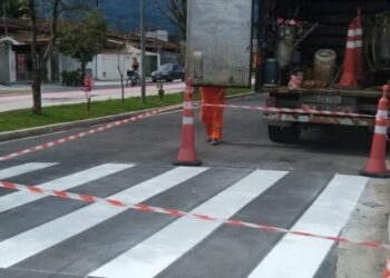 Prefeitura de Caraguatatuba continua com pinturas de sinalização viária
