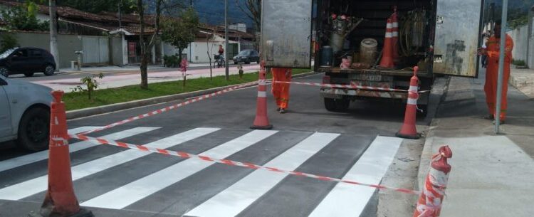 Prefeitura de Caraguatatuba continua com pinturas de sinalização viária