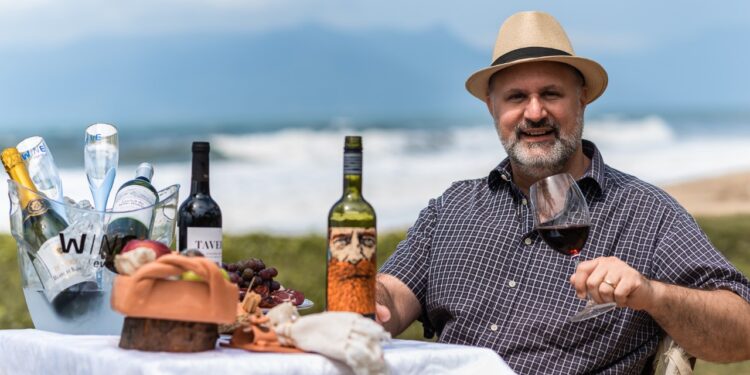 Empresário de Caraguatatuba realiza palestra no maior evento de empreendedorismo do mundo