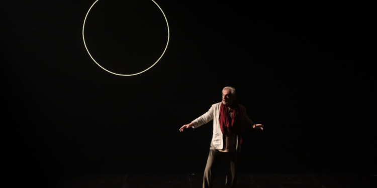 Adaptação teatral de José Saramago ‘Caim’ é atração no Teatro Mario Covas em Caraguatatuba