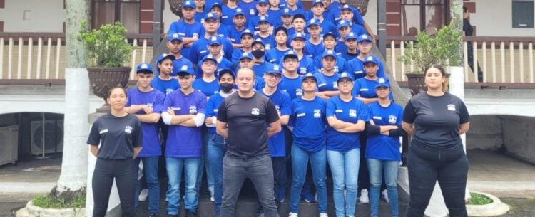 Aspirantes da Guarda Mirim de Caraguatatuba visitam 2º Batalhão de Choque em São Paulo