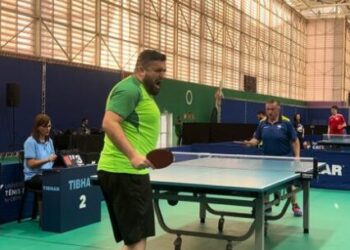 Atleta Paralímpico de Tênis de Mesa de Caraguatatuba disputa torneio representando o Brasil