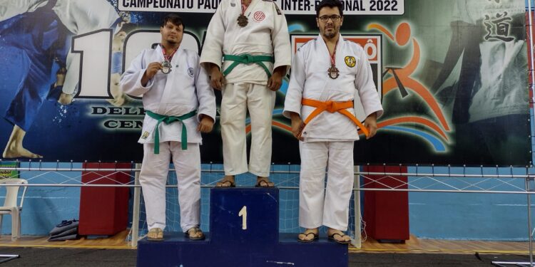 Judoca de Caraguatatuba participa de Campeonato Paulista de Aspirantes com 800 atletas