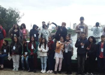 Caraguatatuba promove dia de vivência no Planetário do Ibirapuera com 80 adolescentes