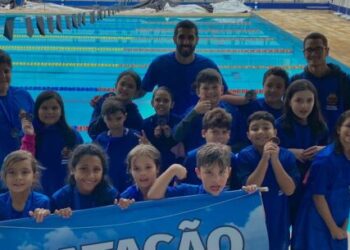 Caraguatatuba conquista 15 medalhas durante Festival Mirim de Natação