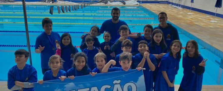 Caraguatatuba conquista 15 medalhas durante Festival Mirim de Natação