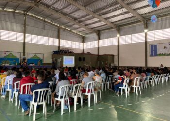 Profissionais da educação da rede municipal de Bertioga participam de treinamento para prevenção e combate de incêndios