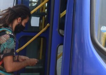 Prefeitura de Caraguá segue recomendação do Estado e máscaras voltam a ser obrigatórias no transporte público