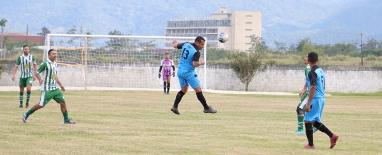 1ª e 2ª Divisões do Futebol Amador de Caraguatatuba chegam nas semifinais