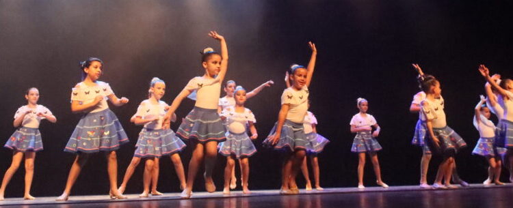 Encerramento da Ginástica Rítmica e Dança agita Teatro Mario Covas na segunda-feira