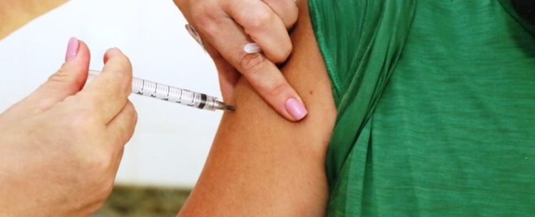 Caraguatatuba reforça importância de completar esquema vacinal contra Covid-19 para conter aumento de casos