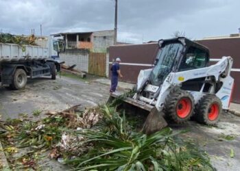 ‘Bairro a Bairro’ inicia serviços nas orlas da Martim de Sá e Centro em Caraguatatuba