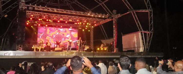 4º AVIVA Caraguá começa com grande público e segue até sábado na Praça da Cultura