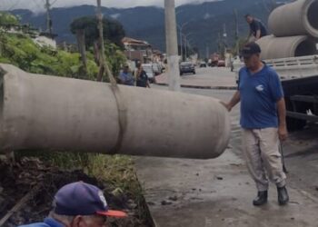 Prefeitura de Caraguatatuba instala 35 metros de tubulação para fechamento de vala no Tinga