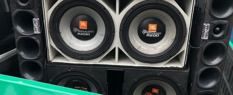 Atividade Delegada da Polícia Militar apreende ‘paredão de som’ em via pública de Caraguatatuba