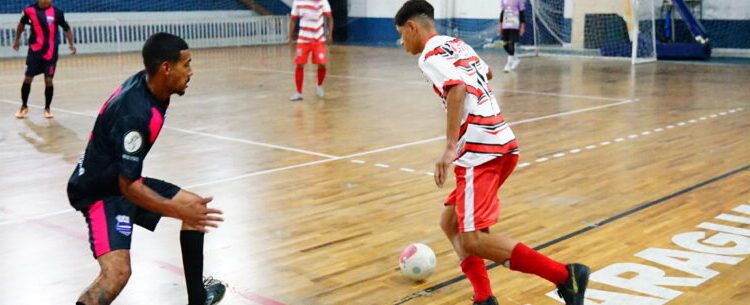 Rodada pré-feriado dos Campeonatos de Futsal soma mais de 35 gols