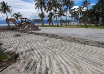 Prefeitura de Caraguatatuba reforma quadra de basquete da Praça Ton Ferreira