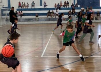 Torneio de Iniciação de Basquete promove experiências para atletas mirins em Caraguatatuba