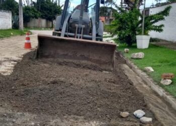 Caraguatatuba continua com realinhamento de bloquetes no Massaguaçu
