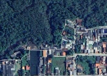 Prefeito de Caraguatatuba entrega títulos de regularização dos núcleos Dona Jô e Jardim Atlântico