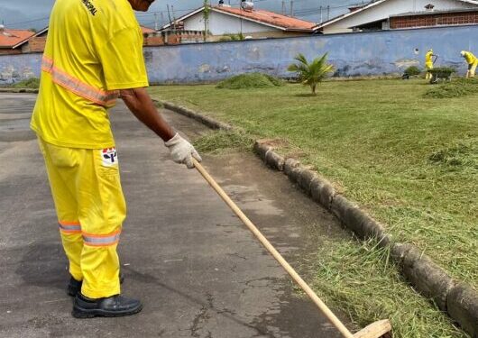 Prefeitura de Caraguatatuba continua com ações de limpeza e conservação por toda a cidade