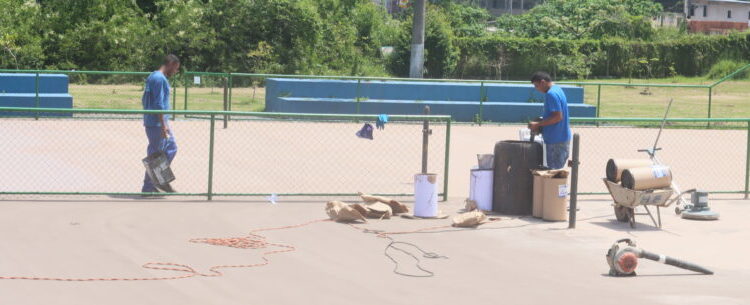 Prefeitura de Caraguatatuba revitaliza quadras de tênis do Centro Esportivo Ubaldo Gonçalves