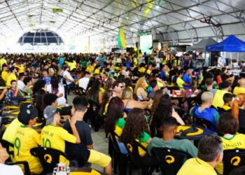 Prefeitura de Caraguatatuba reforça entrada solidária com entrega de roupa ou alimento na “Arena Caraguá em Copa”