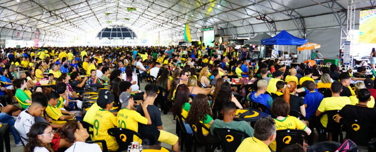 Prefeitura de Caraguatatuba reforça entrada solidária com entrega de roupa ou alimento na “Arena Caraguá em Copa”