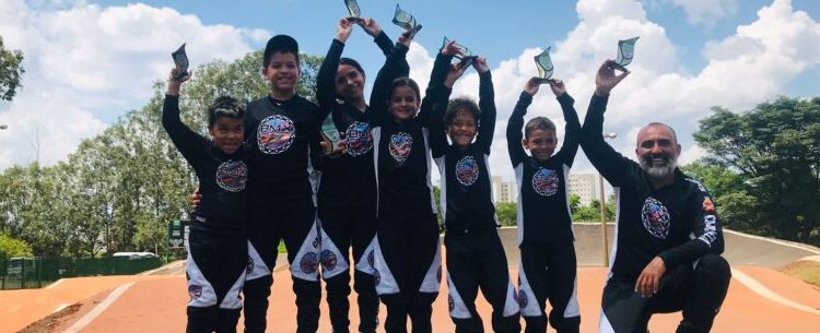 Pilotos de Caraguatatuba conquistam medalhas no evento “Grande Nacional de Bicicross 2022”