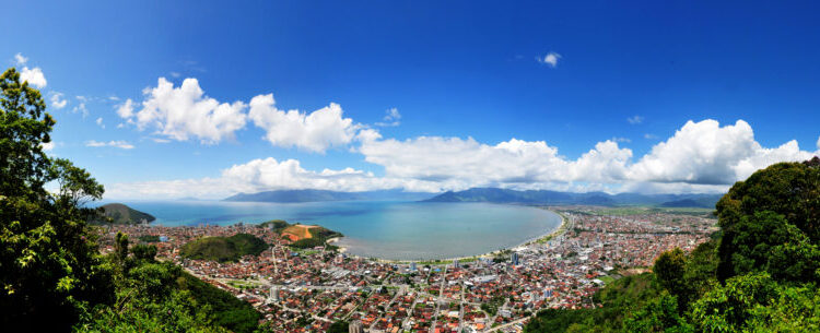 Campanha ‘Caraguá Feliz em Preservar’ alia ações de conscientização ambiental e limpeza de costeiras